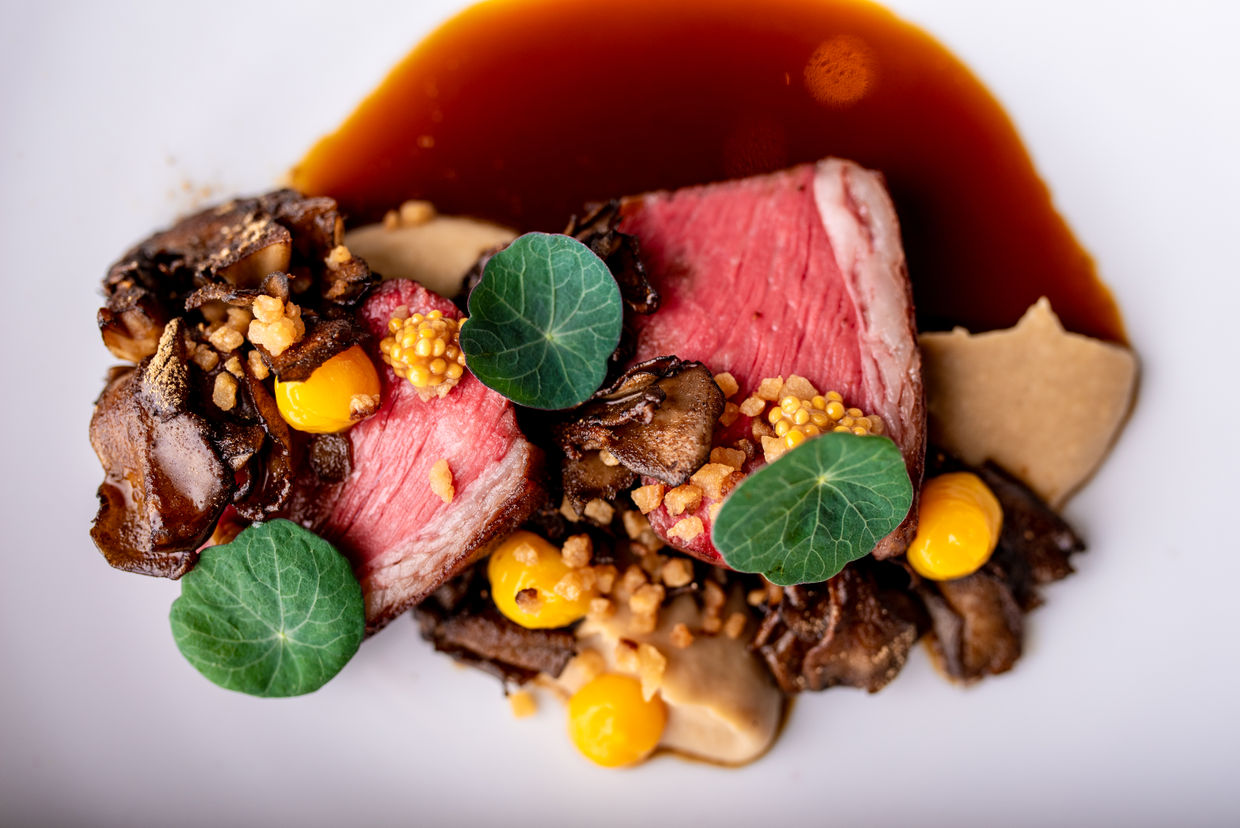 La Veranda has been bringing elegant European gastronomy to the centre of Prague since 2002. Chef Jiří Husák gives new energy to the kitchen.