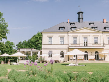 Chateau Mcely - bezstarostné léto na zámku