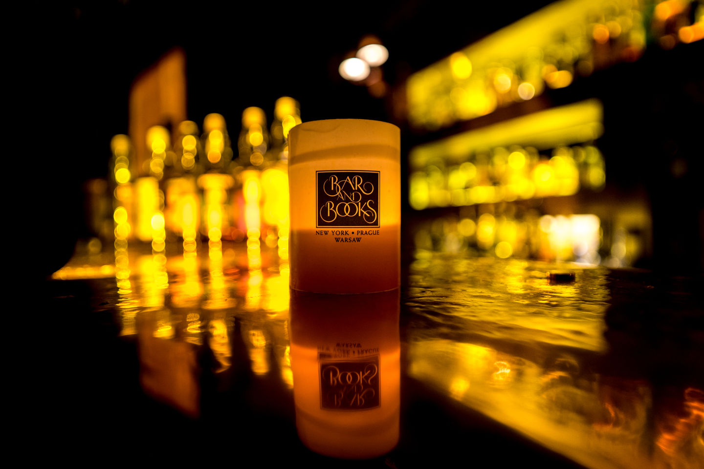NÁRODNÍ BAR AND BOOKS 