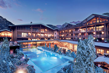A Blend of Nature and Comfort A Blend of Nature and Comfort