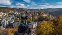 Karlovy Vary mají vlastního audio průvodce, ten maže jejich konzervativní nálepku…