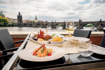 Restaurace s nejkrásnějšími výhledy v Praze

