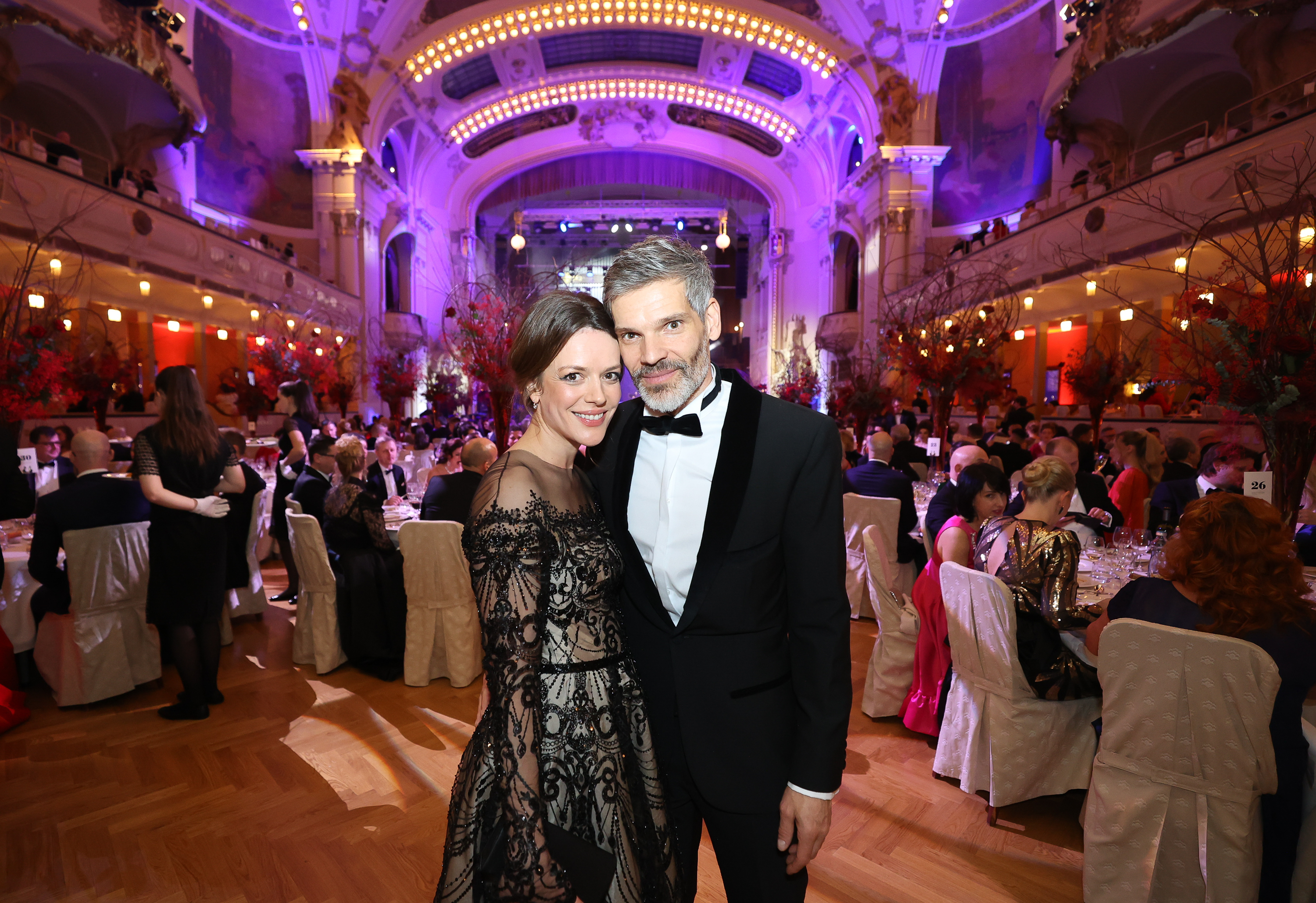 V letošním roce v srdci Evropy vyvrcholila plesová sezóna noblesním Česko-Slovenským plesem
V sobotu 11. února hostil pražský Obecní dům velkolepý Česko-Slovenský ples