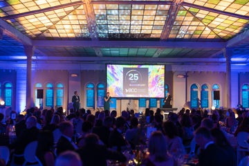 The gala evening of the British Chamber of Commerce commemorating 25 years of its activity in the Czech Republic, where Travel Fever magazine was a media partner.