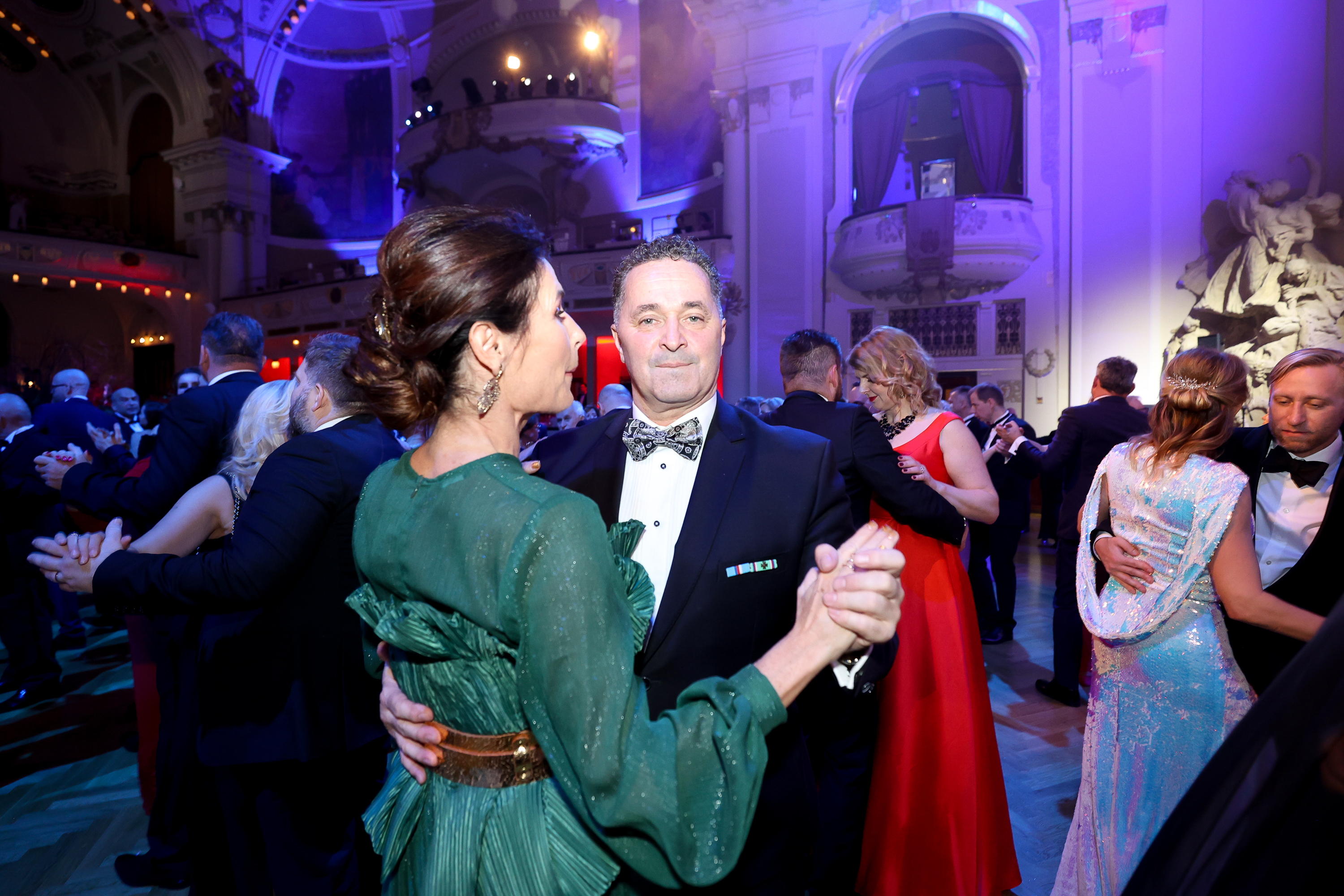 V letošním roce v srdci Evropy vyvrcholila plesová sezóna noblesním Česko-Slovenským plesem
V sobotu 11. února hostil pražský Obecní dům velkolepý Česko-Slovenský ples