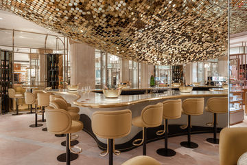 V londýnském obchodním domě Harrods se otevřel
Moët & Chandon Champagne Bar V londýnském obchodním domě Harrods se otevřel
Moët & Chandon Champagne Bar