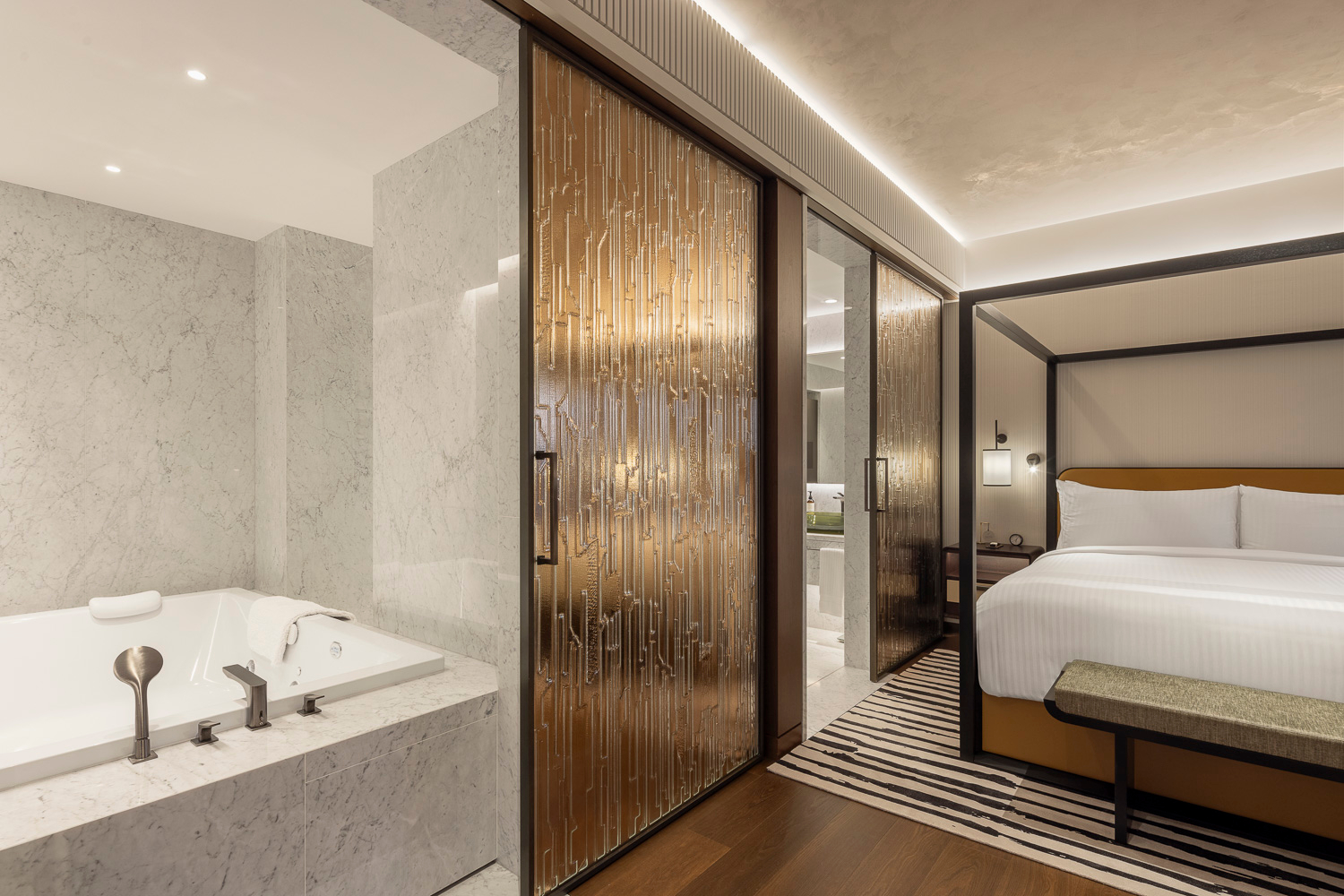 Koupelny pražského Fairmontu září díky značce Kaldewei