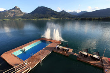 Hotel na jezeře Wolfgangsee je pravá romantika.