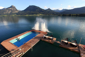 Hotel na jezeře Wolfgangsee je pravá romantika.